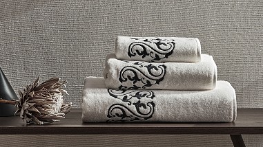 Ornate Medallion Embroidered Hand Towel