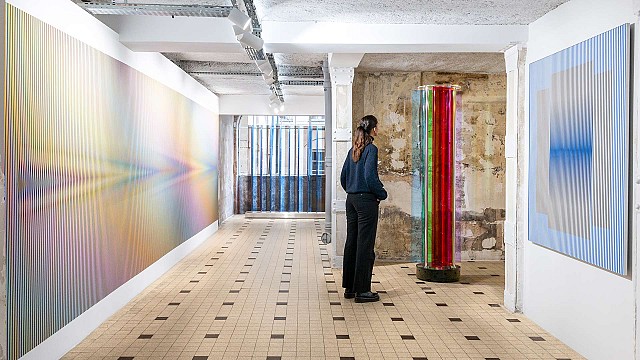 Carlos Cruz-Diez&rsquo;s euphoric world of colour washes over Galleria Continua Paris