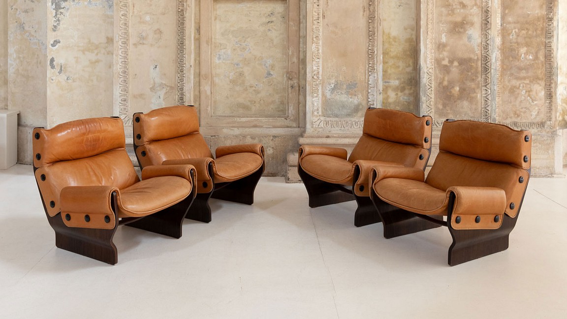 P110 Canada Leather Armchairs